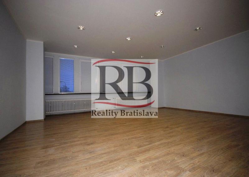 Kancelária na prenájom - 35,44m2, Drevárska, Pezinok