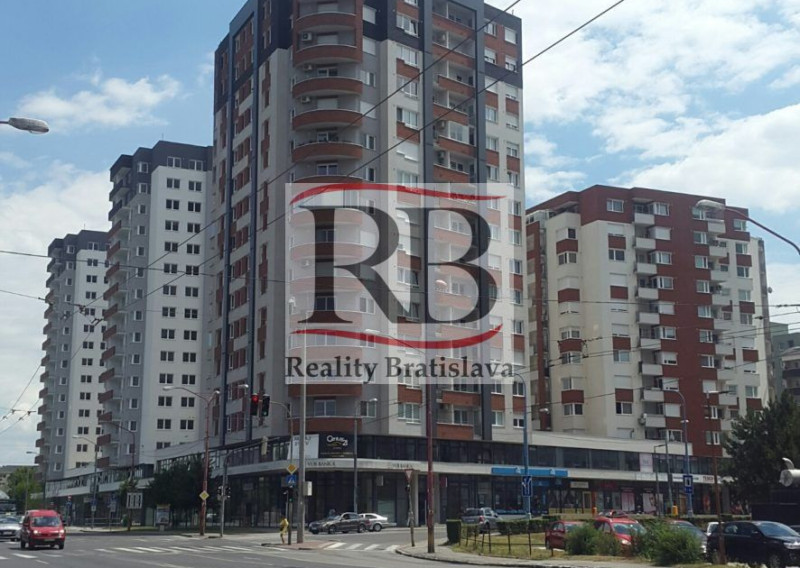 Kancelársko-obchodný priestor v novostavbe Perla Ružinova, 131,03m2