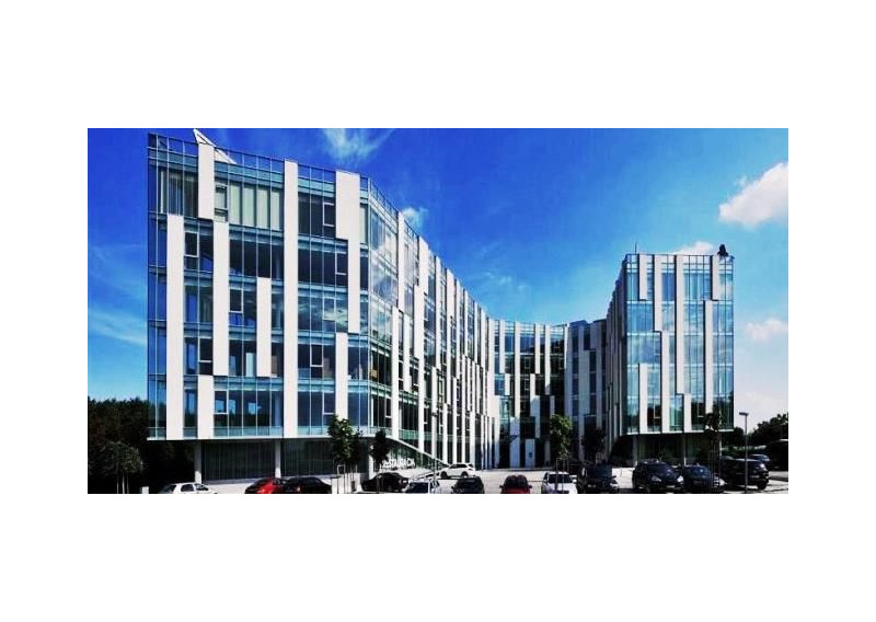 Samostatný kancelársky celok 107m² v blízkosti letiska na prenájom