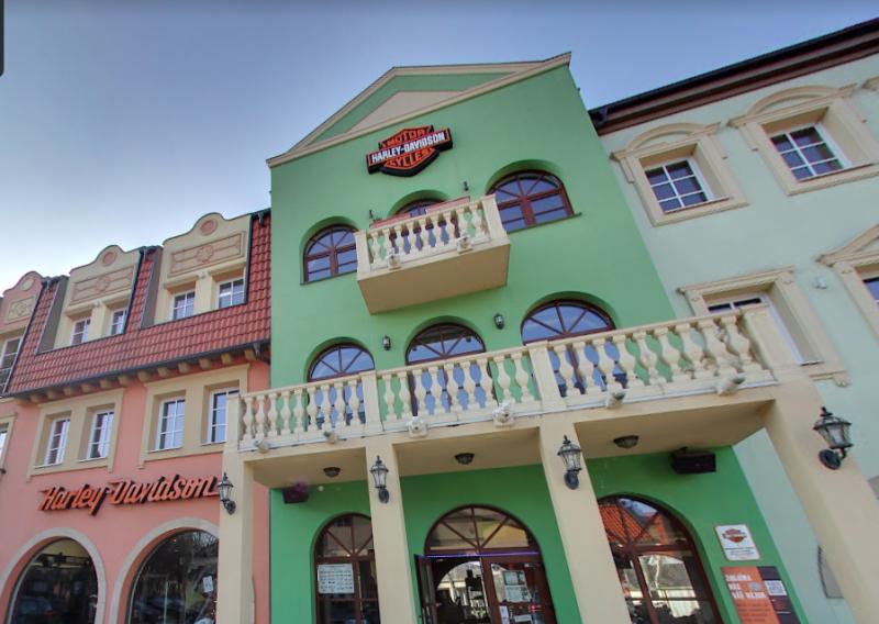 Priestory na Rebarborovej ulici v budove Harley Davidson na prenájom, BAII