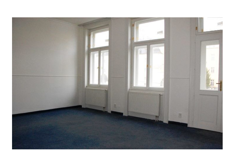 28 m2 až 168 m2 - Obchodné priestory na prenájom, Trenčín-centrum