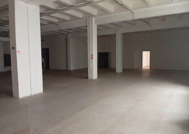 Vykurované skladové priestory na prenájom 447 m2, Trenčín, Za mostami