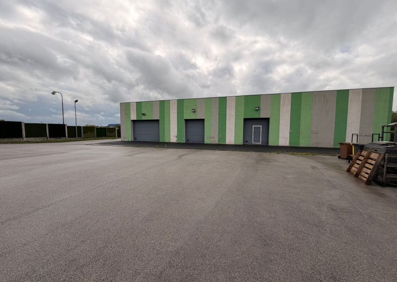 Na predaj nadštandardné administratívno-skladové priestory vo Svätom Jure vrátane pozemku 2086 m2