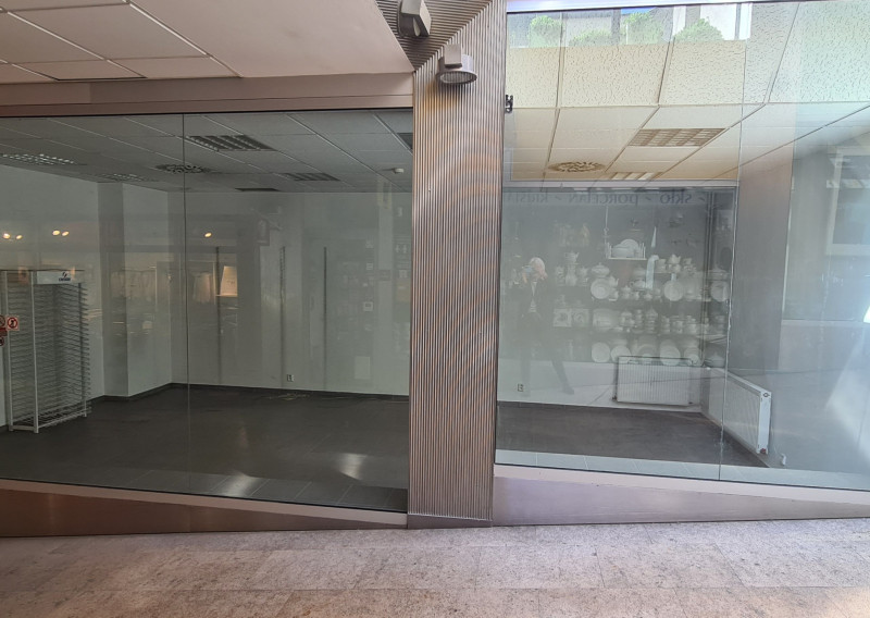 Obchodný priestor v pasáži 23,07m2 - predajňa, showroom, klientske centrum, Obchodná, BAI
